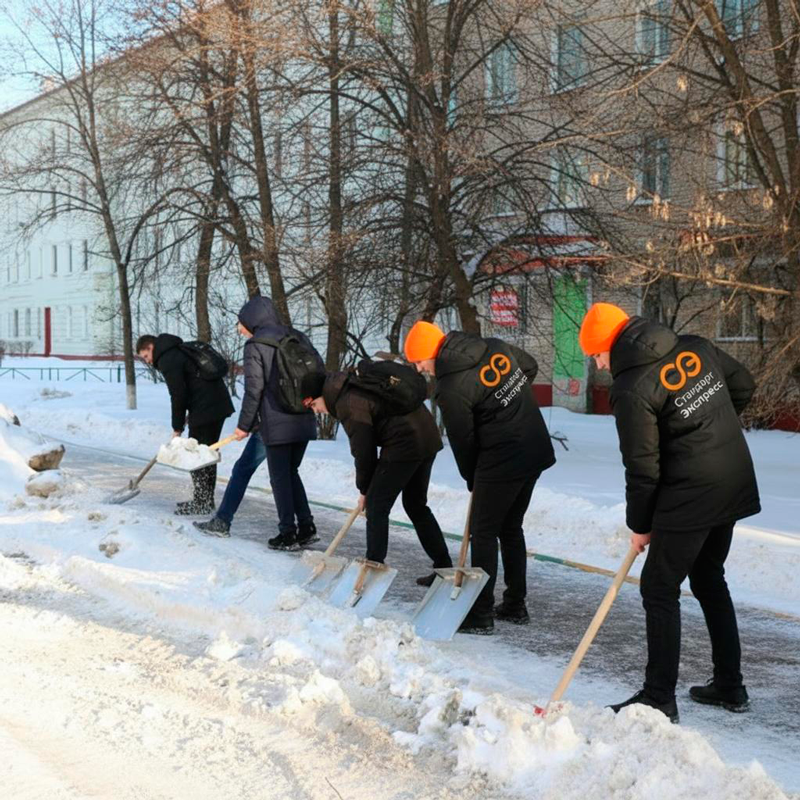 Уборка снега с крыш и территорий в Кирово-Чепецке